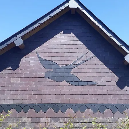 3 Bedroom Beautiful In Haudricourt