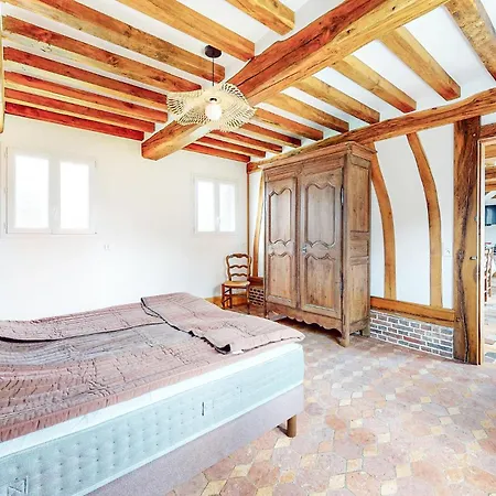 3 Bedroom Beautiful In Haudricourt