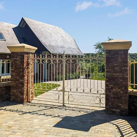 3 Bedroom Beautiful In Holiday home *