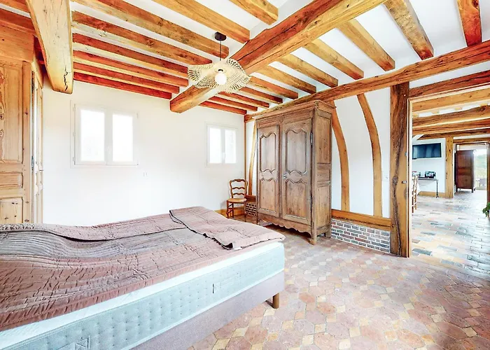 3 Bedroom Beautiful In Haudricourt