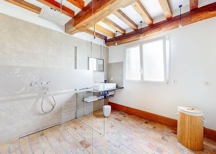 3 Bedroom Beautiful In Haudricourt