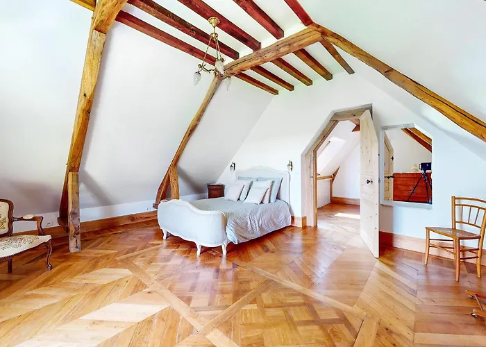 3 Bedroom Beautiful In Hébergement de vacances Haudricourt