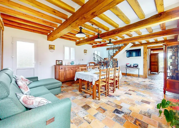 3 Bedroom Beautiful In Haudricourt